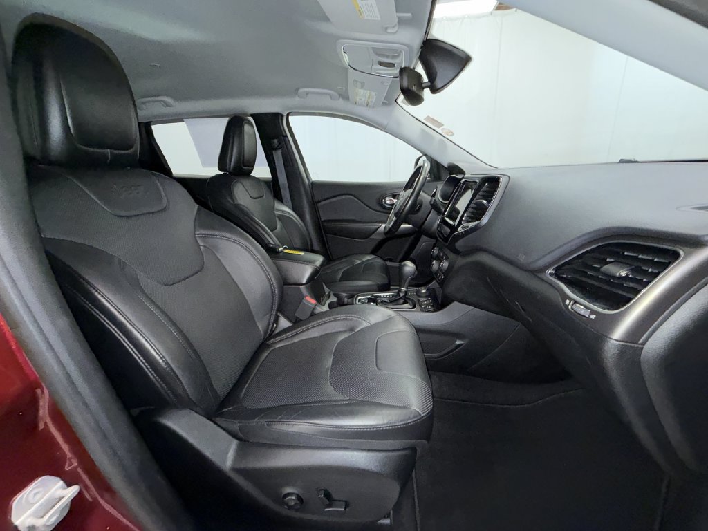 Used 2019 Jeep Cherokee Limited AWD/4WD image 12