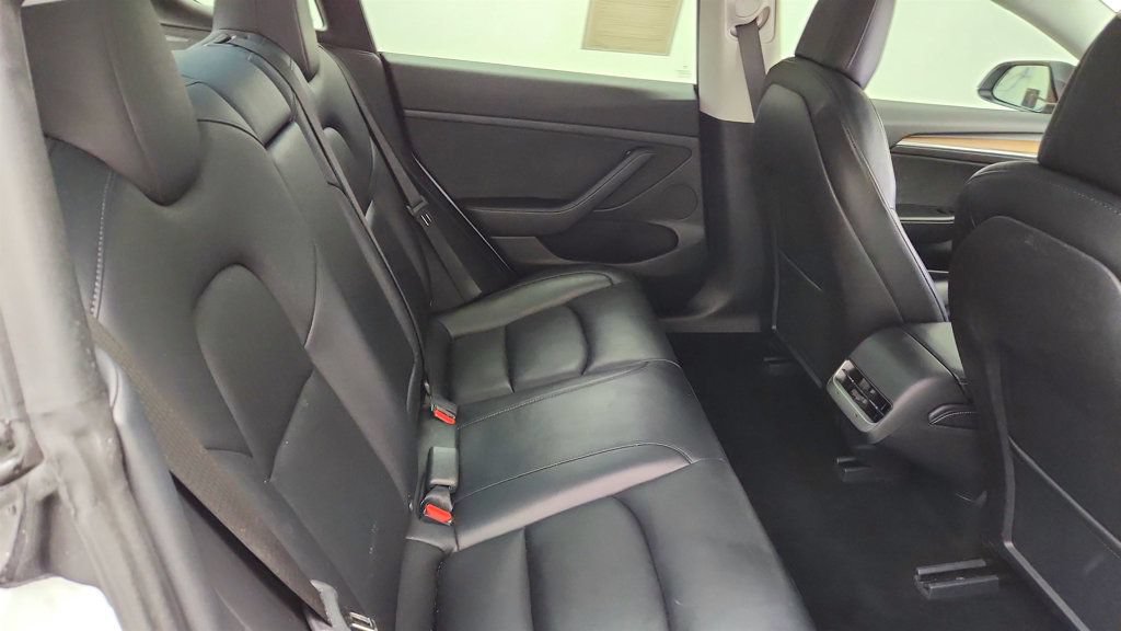 Used 2021 Tesla Model 3 Standard Range Plus RWD image 27