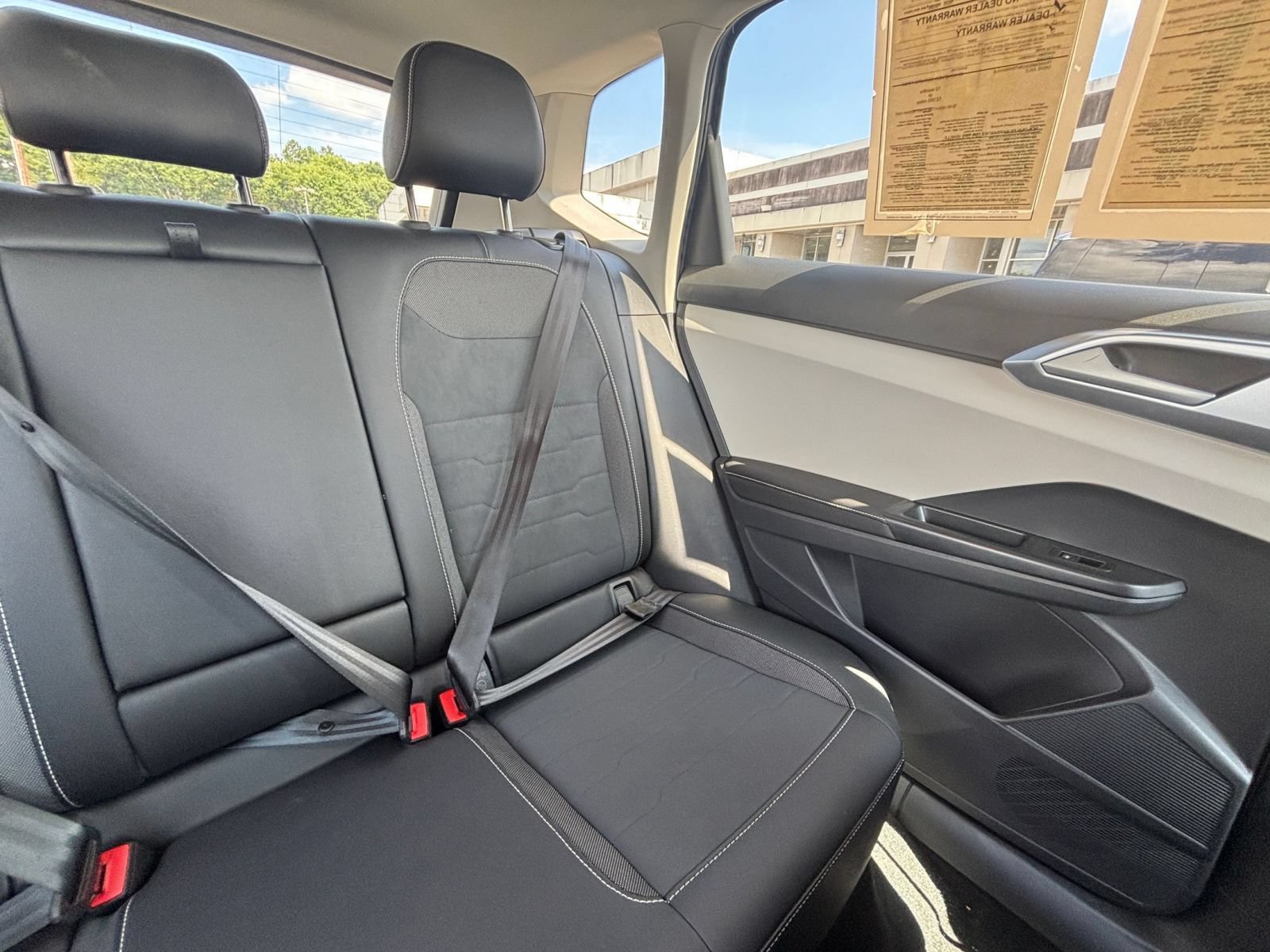 Used 2025 Volkswagen Taos SE FWD image 37