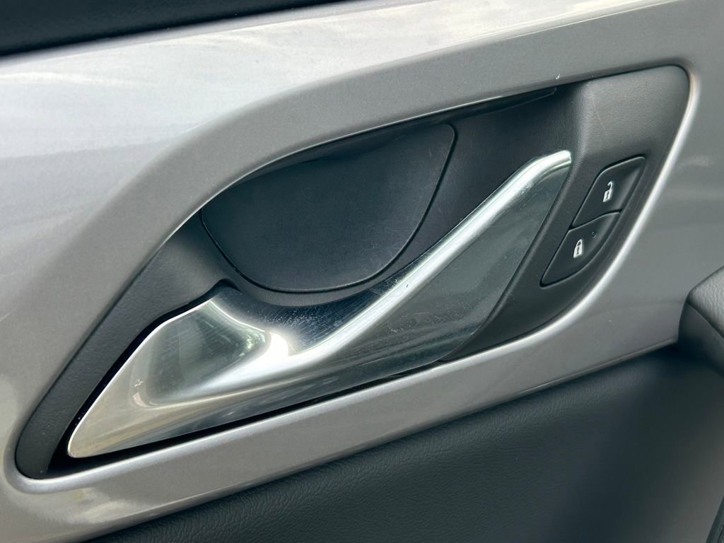 Used 2025 Chevrolet Blazer LT image 19