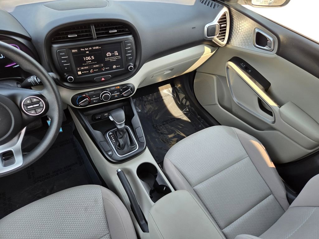 Used 2025 Kia Soul LX FWD image 20