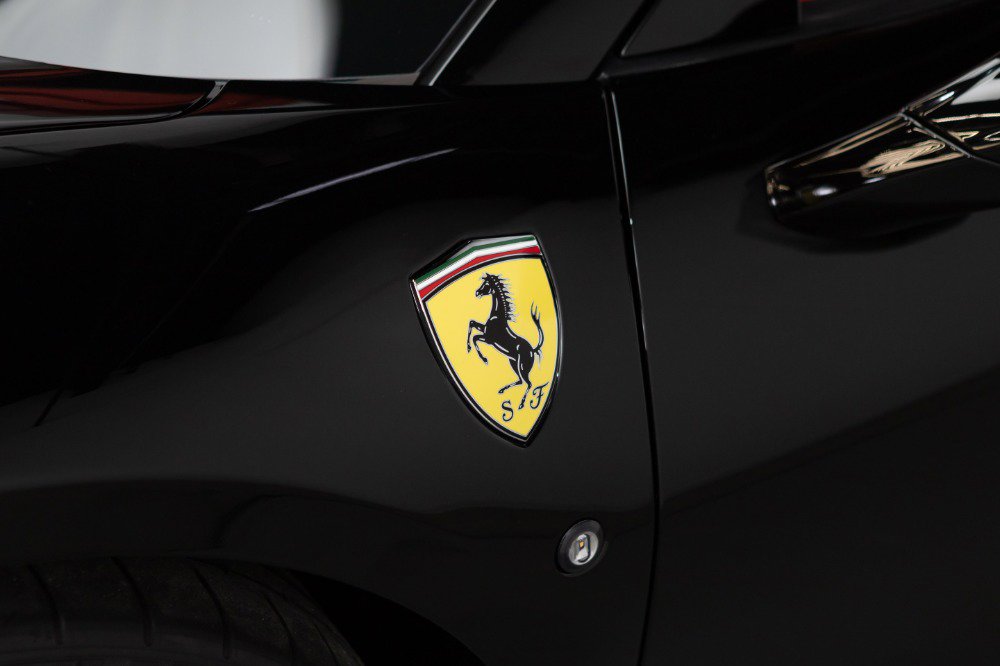 Certified 2021 Ferrari F8 Tributo image 30