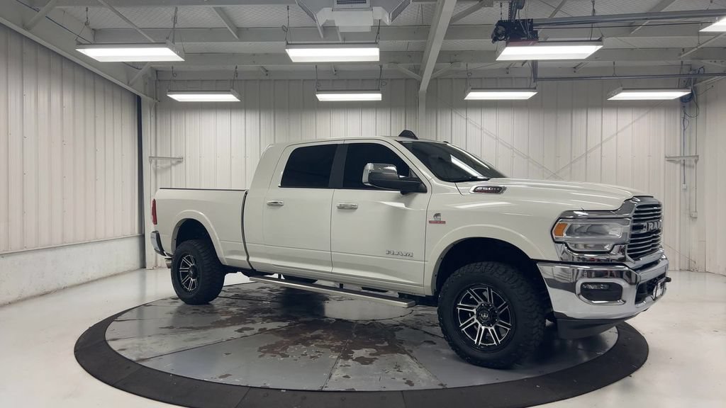 Used 2022 RAM 2500 Laramie AWD/4WD image 2