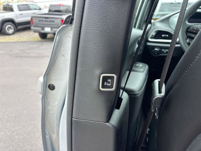 Used 2023 Chrysler Pacifica Touring-L w/ S Appearance Package FWD image 12