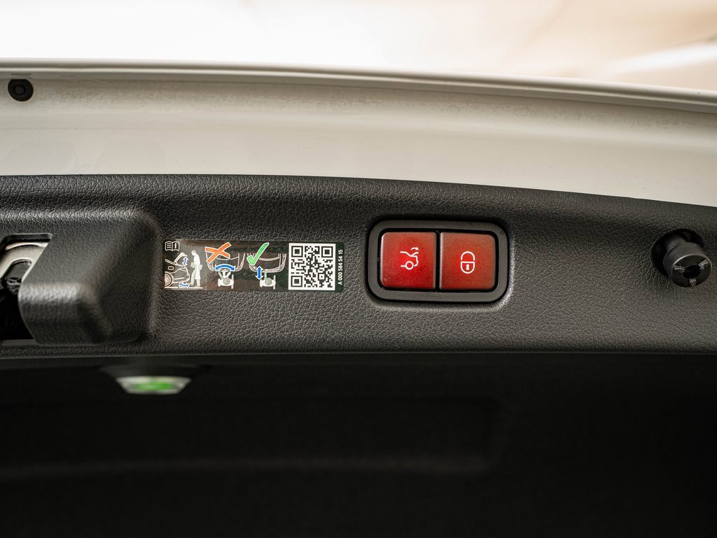 Certified 2025 Mercedes-Benz C 300 4MATIC Sedan image 19