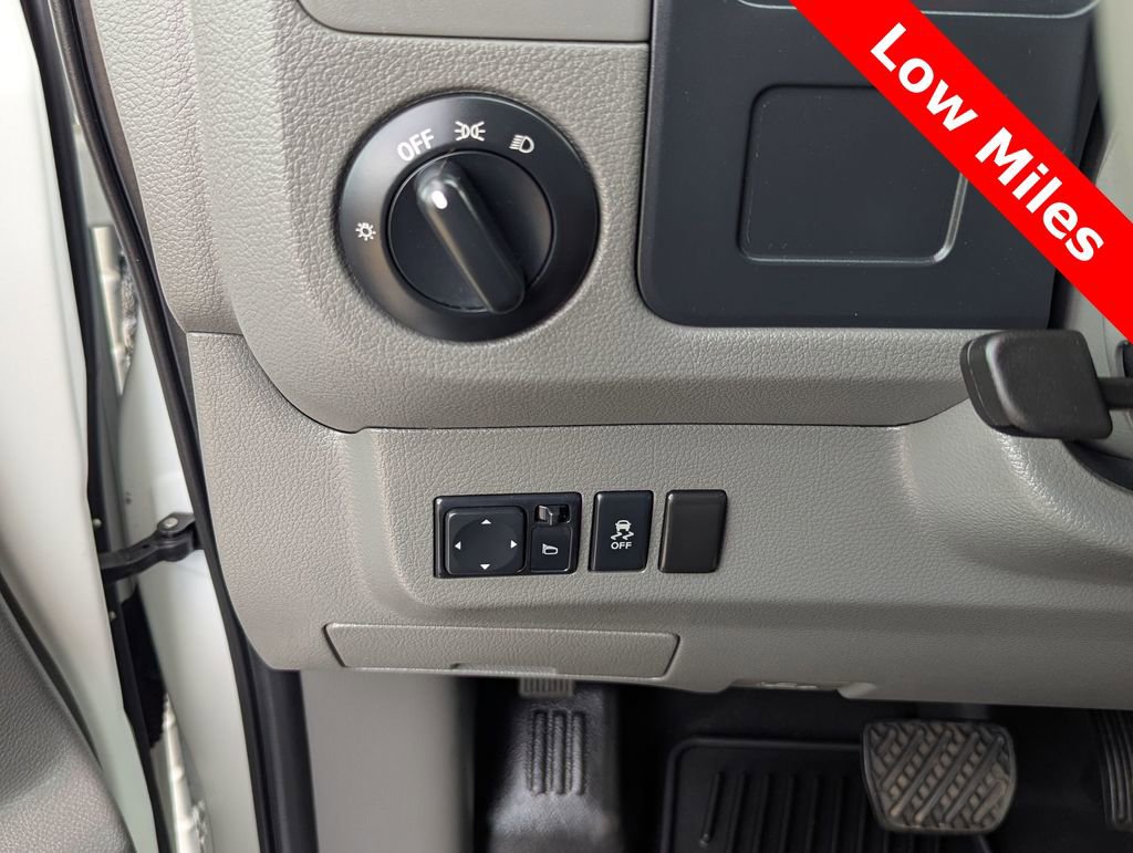 Used 2020 Nissan NV 3500 S image 21