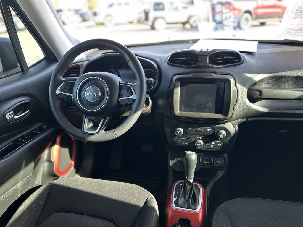 Used 2020 Jeep Renegade Trailhawk w/ UConnect 8.4 Nav Group image 17