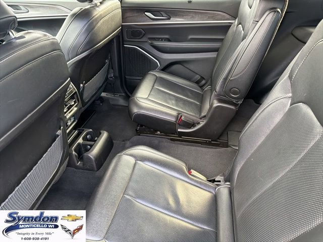 Used 2023 Jeep Grand Cherokee L Limited w/ Luxury Tech Group II image 18