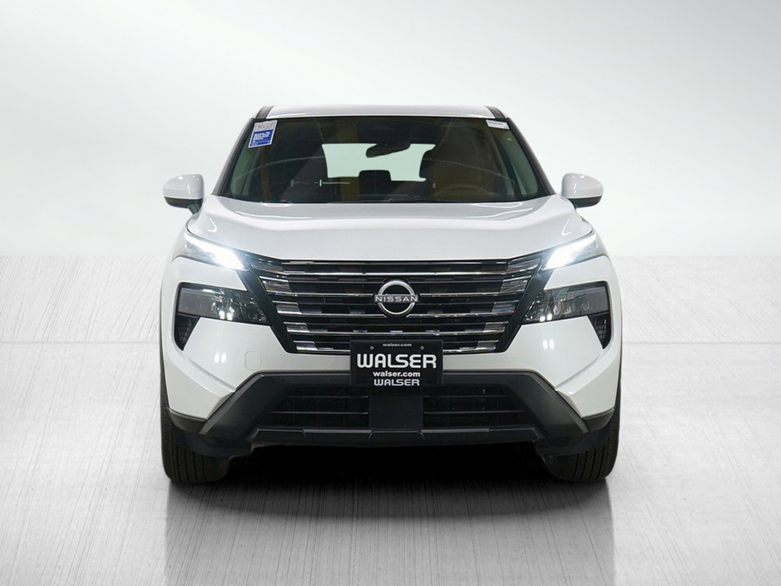 Used 2025 Nissan Rogue SV image 8