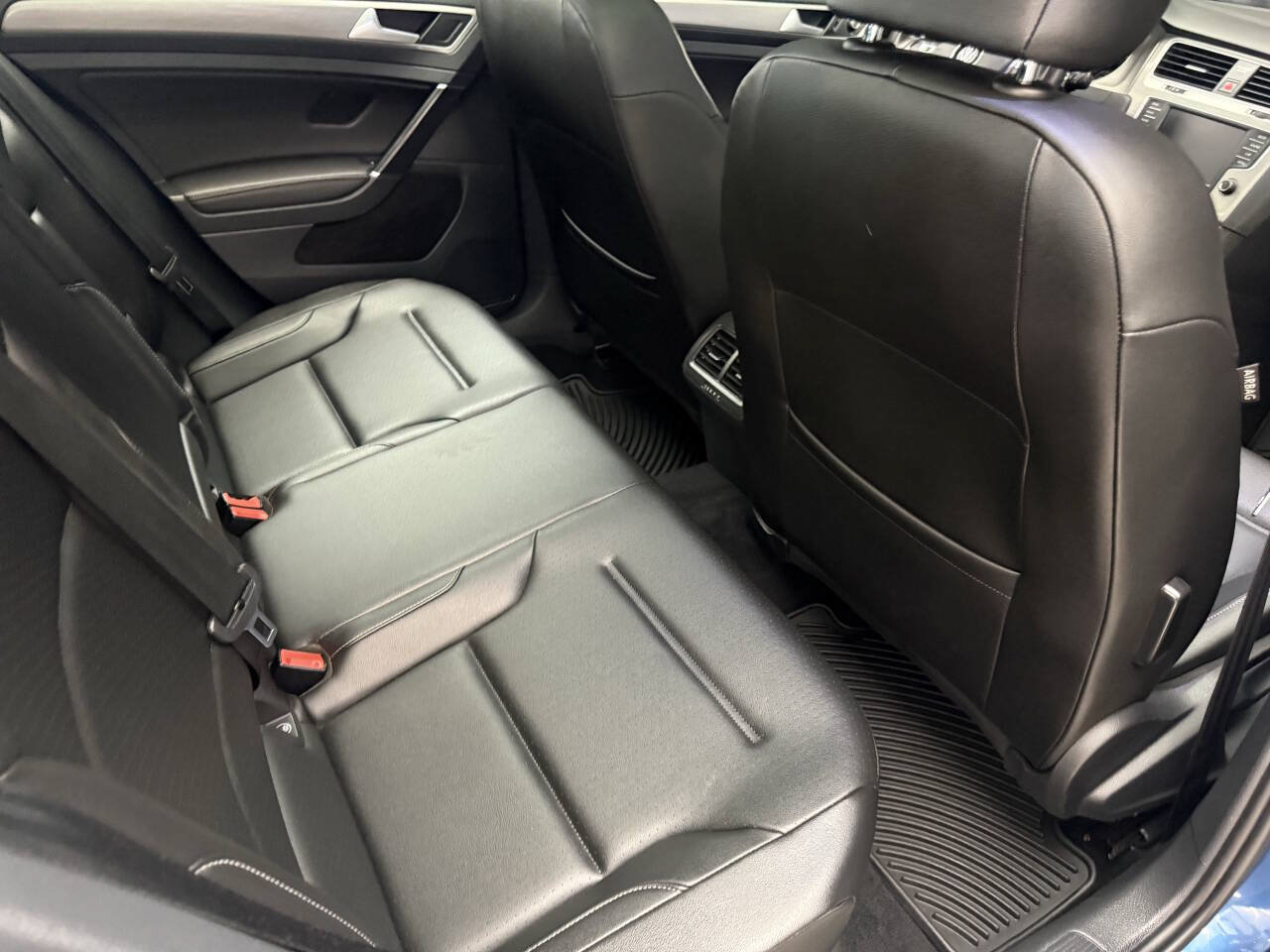 Used 2017 Volkswagen Golf SEL FWD image 21