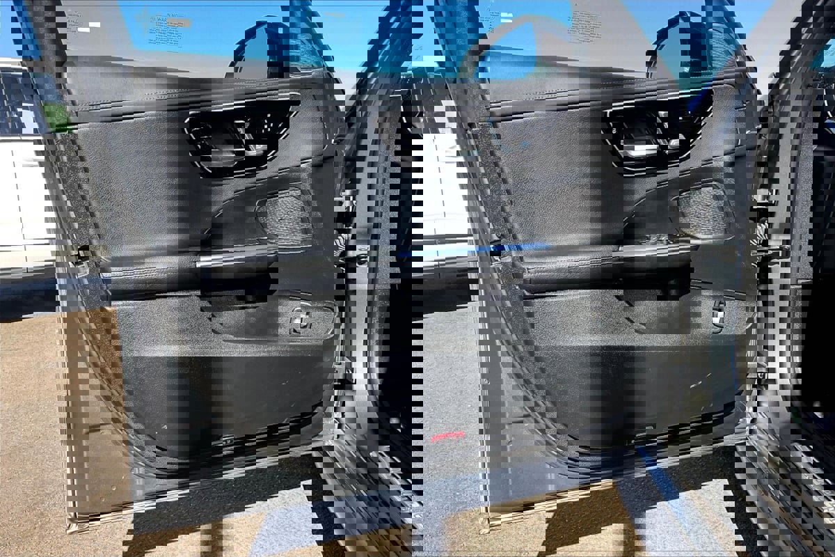 Used 2023 Mercedes-Benz C 300 Sedan w/ AMG Line w/ Night Package image 19