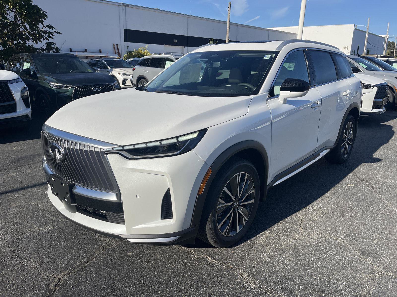 New 2026 INFINITI QX60 Luxe w/ Cargo Package image 7