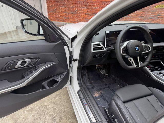 Used 2026 BMW 330i xDrive Sedan w/ M Sport Package AWD/4WD image 9