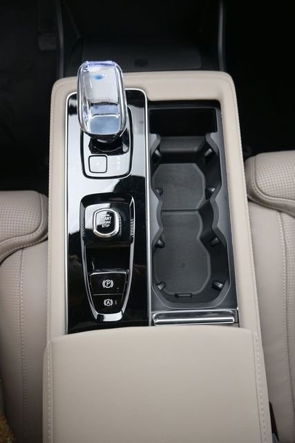 New 2026 Volvo XC90 B6 Ultra w/ Lounge Package image 11