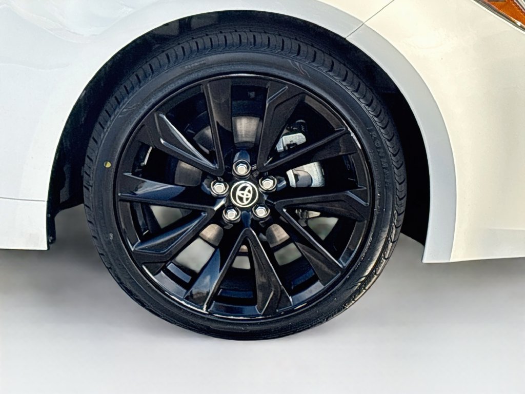 Used 2022 Toyota Corolla SE w/ Carpet Mat Package (TMS) FWD image 31