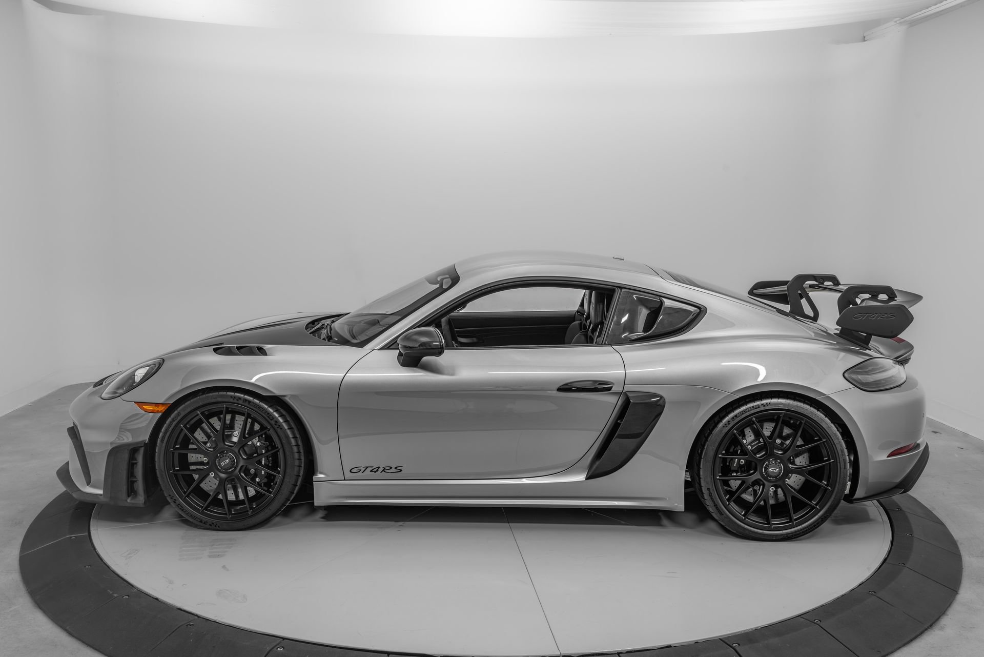 Used 2023 Porsche 718 Cayman GT4 RS RWD image 4