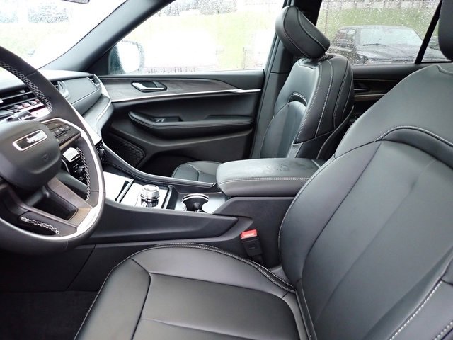 New 2025 Jeep Grand Cherokee Limited w/ MOPAR Finishing Package image 12