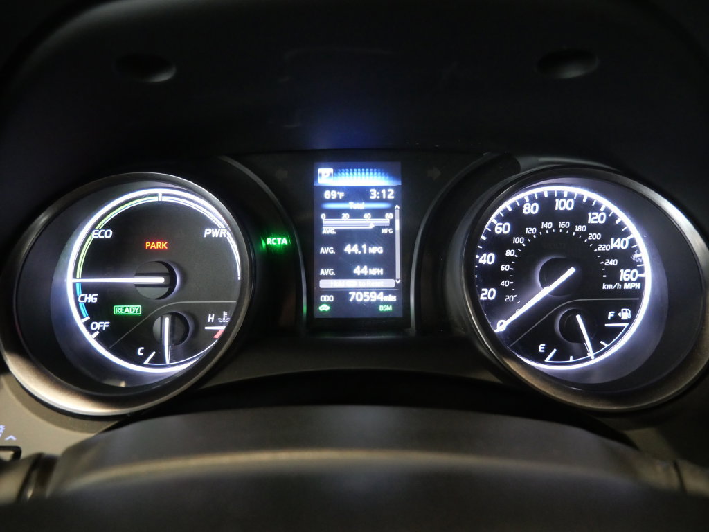 Used 2023 Toyota Camry SE w/ Cold Weather Package FWD image 19