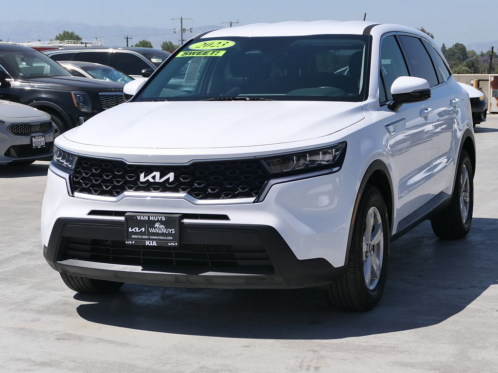 Used 2023 Kia Sorento LX FWD image 7