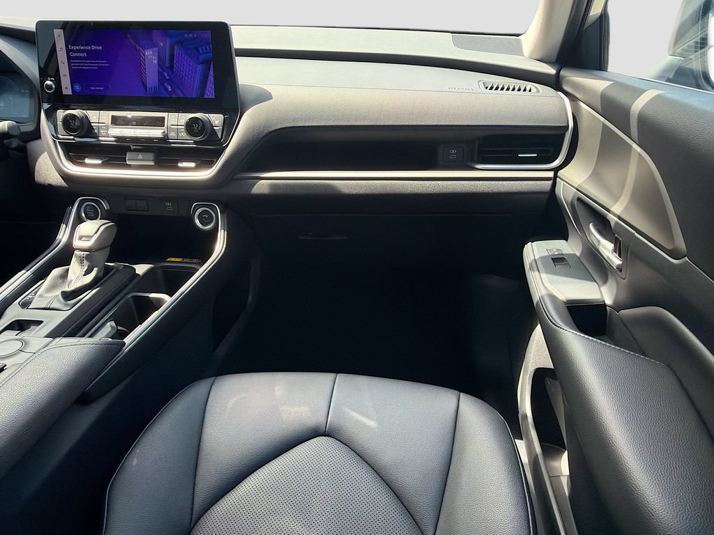 Used 2025 Toyota Grand Highlander FWD image 18