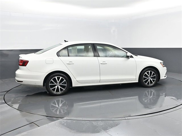 Used 2018 Volkswagen Jetta SE image 3