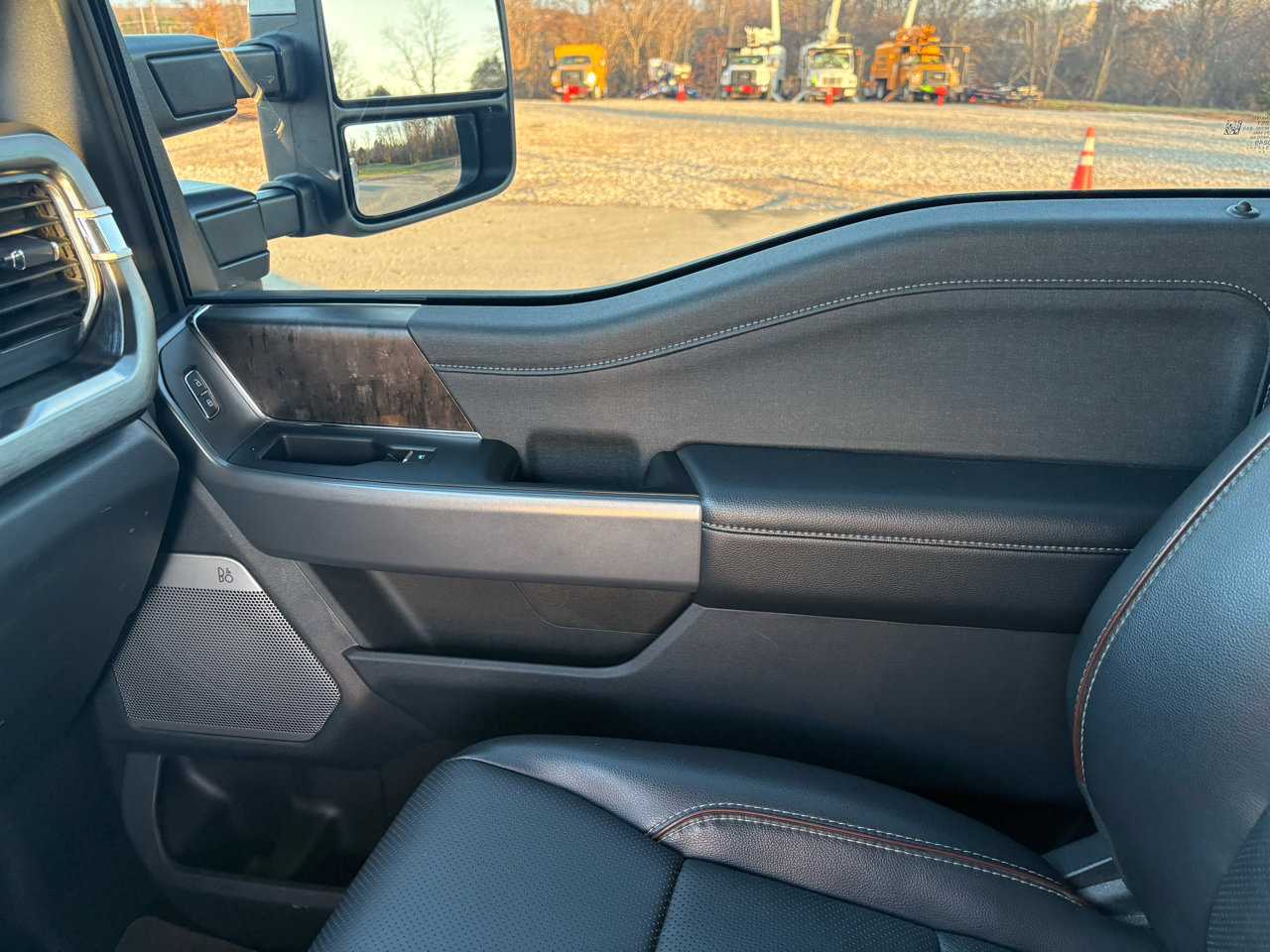 Used 2023 Ford F350 Lariat image 25