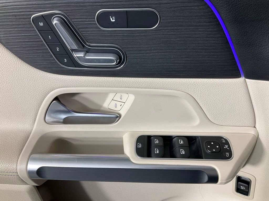 Used 2023 Mercedes-Benz GLB 250 4MATIC image 14