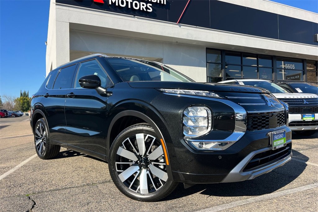 New 2026 Mitsubishi Outlander SEL image 2