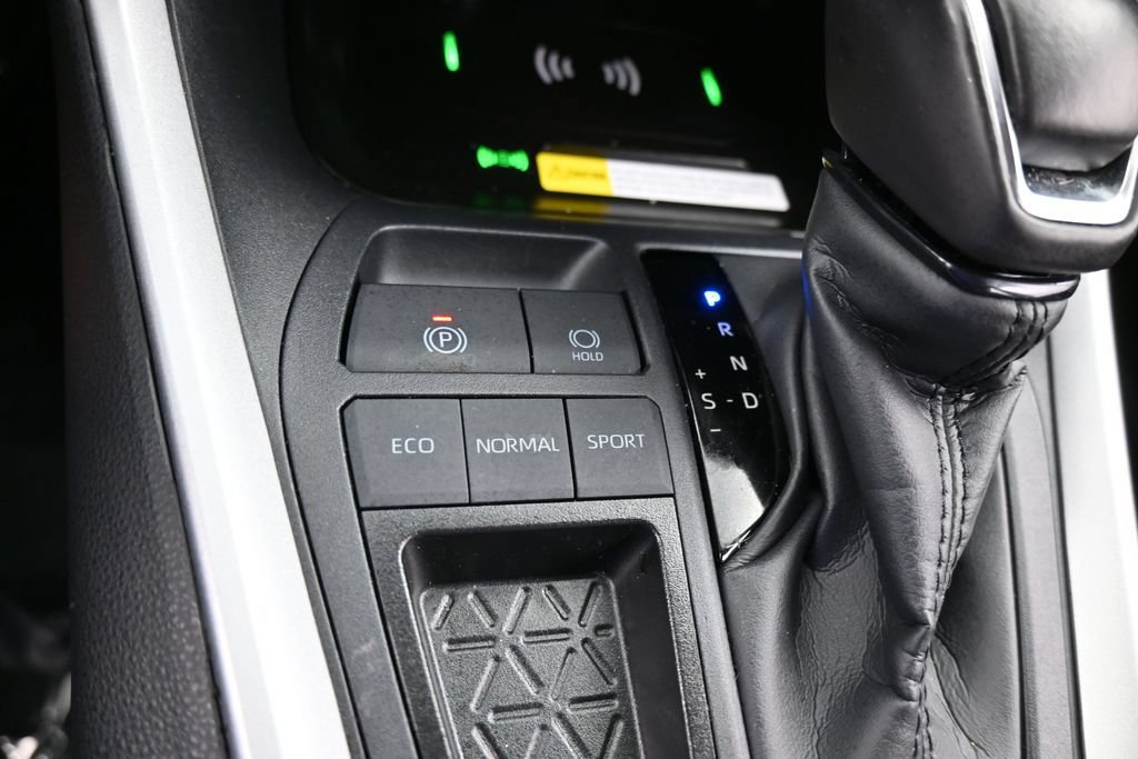 Used 2025 Toyota RAV4 XLE Premium FWD image 27