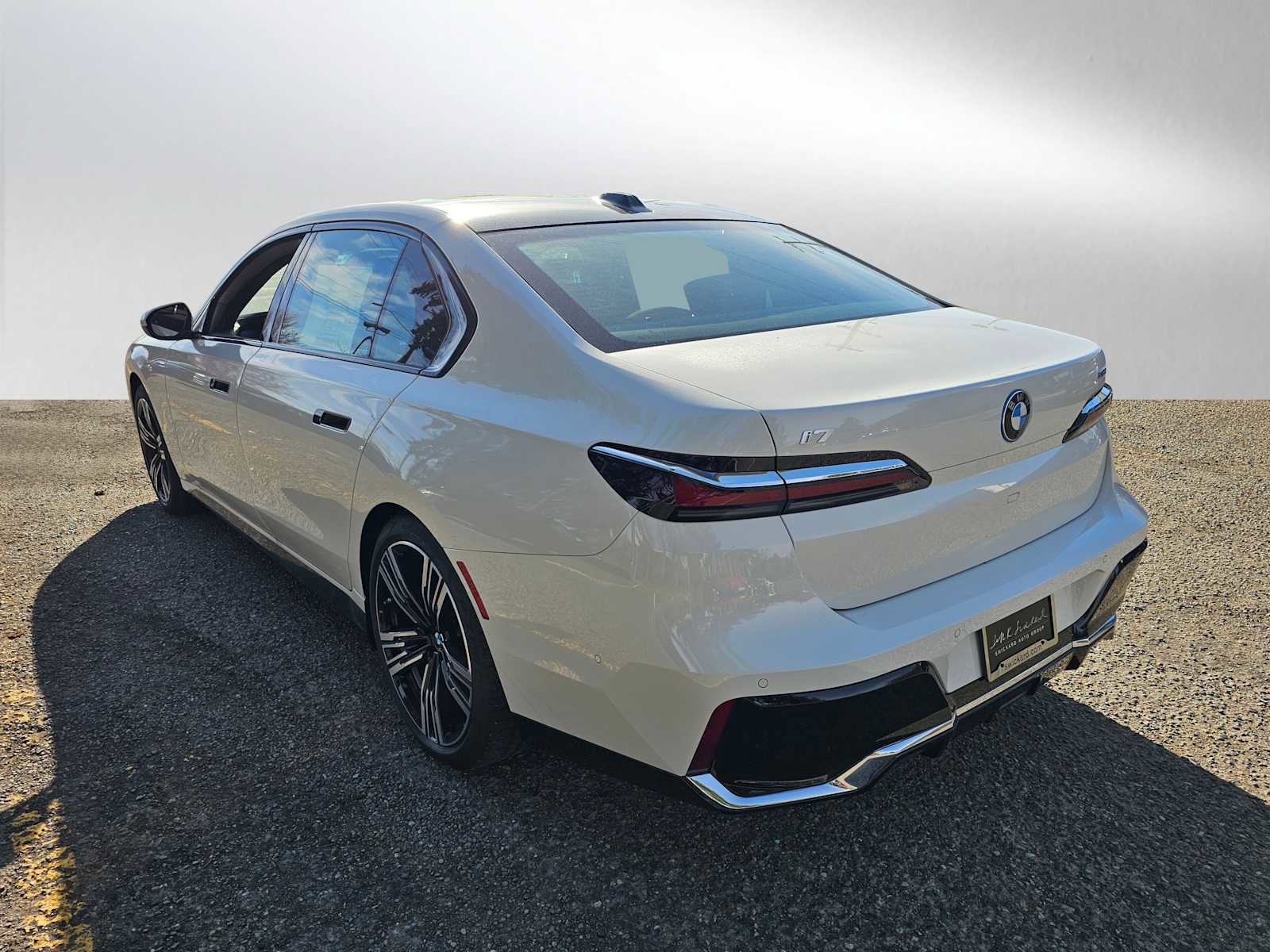 Used 2024 BMW i7 xDrive60 image 4