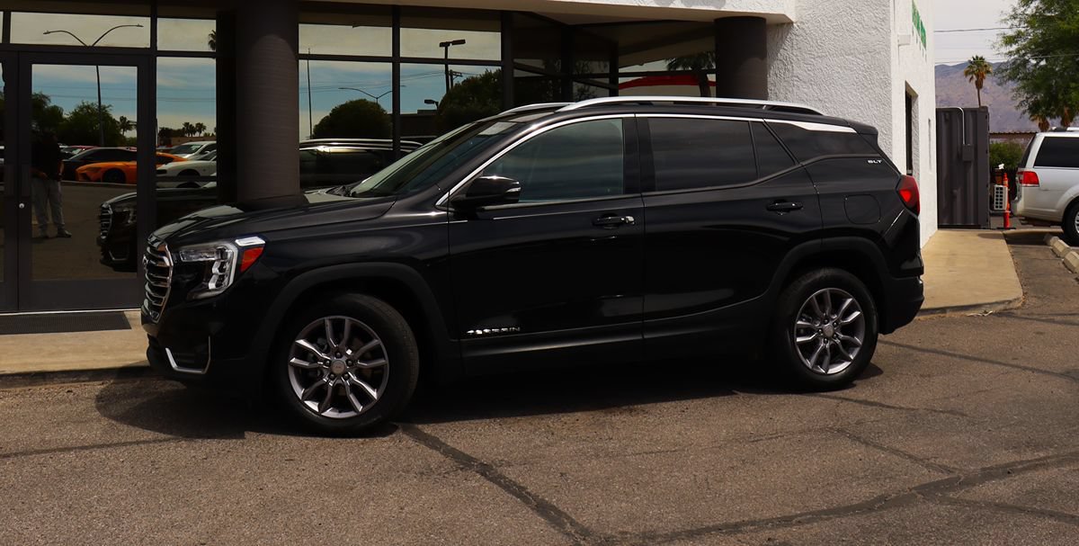 Used 2023 GMC Terrain SLT AWD/4WD image 4
