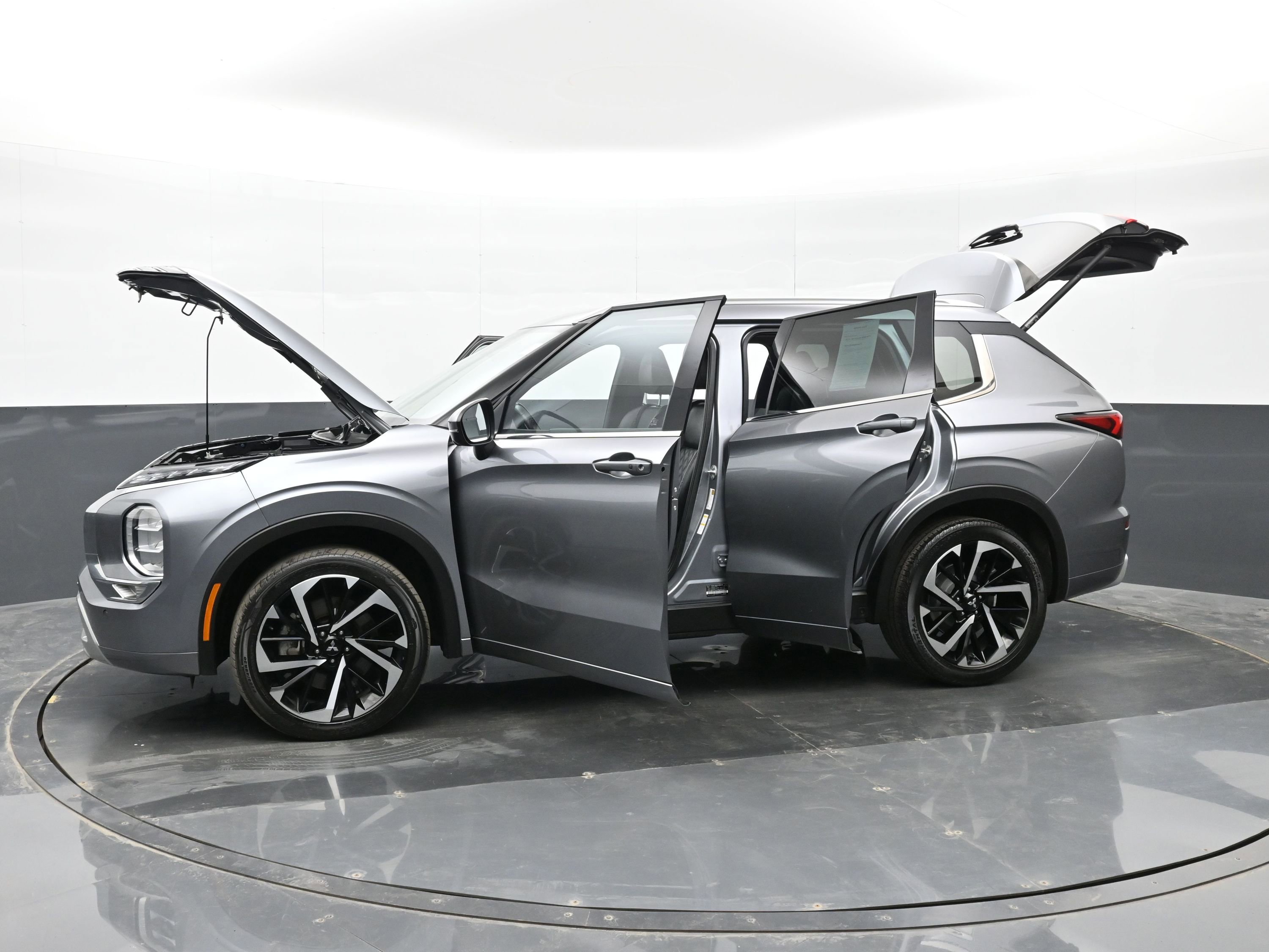 Used 2022 Mitsubishi Outlander SEL image 47