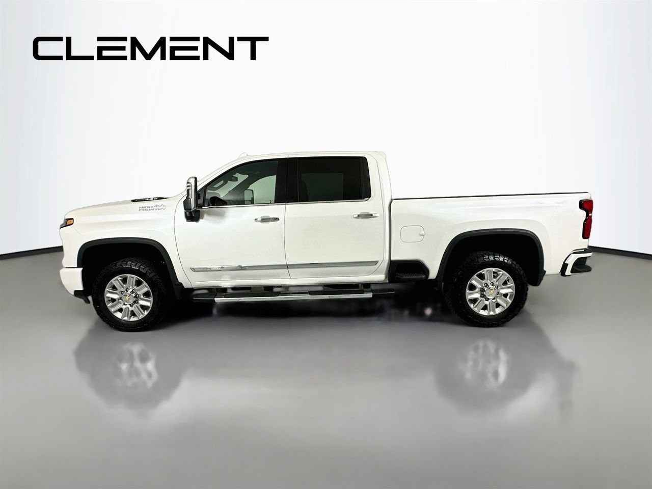 Used 2024 Chevrolet Silverado 2500 High Country AWD/4WD image 6