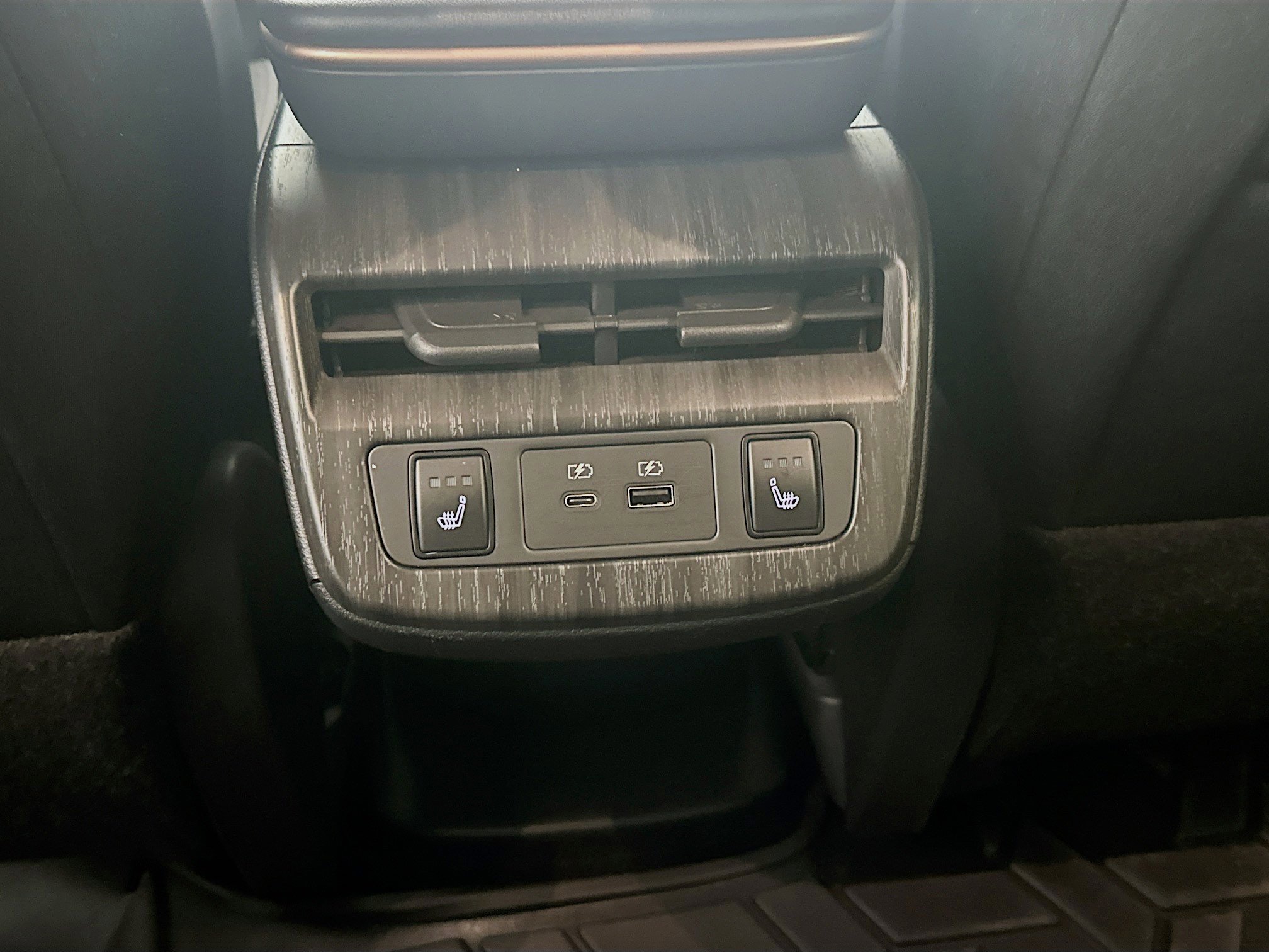 Used 2024 Nissan Ariya FWD image 29