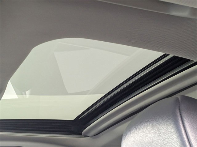 Used 2023 Toyota Highlander XLE image 12