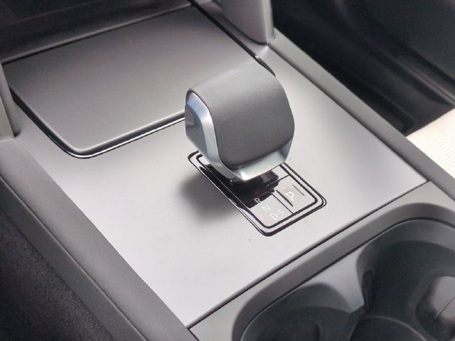New 2026 Land Rover Discovery Sport Landmark AWD/4WD image 9