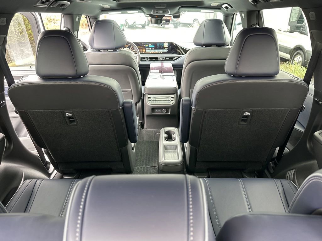 New 2026 INFINITI QX80 4WD w/ Sport Exterior Package image 30