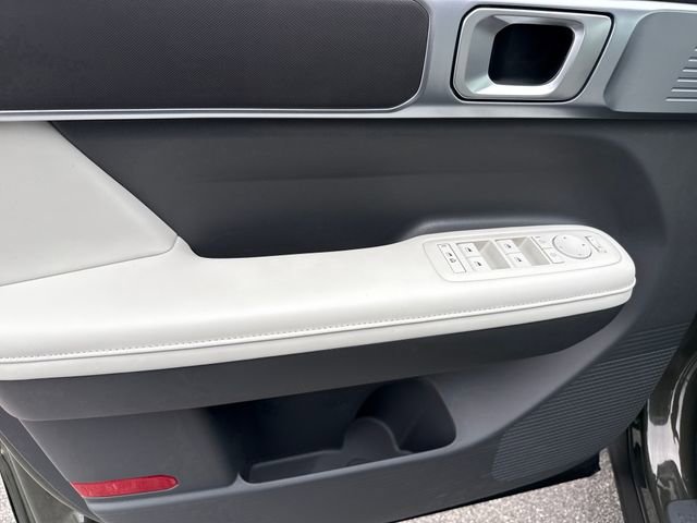 Used 2025 Hyundai Santa Fe SEL AWD/4WD image 9