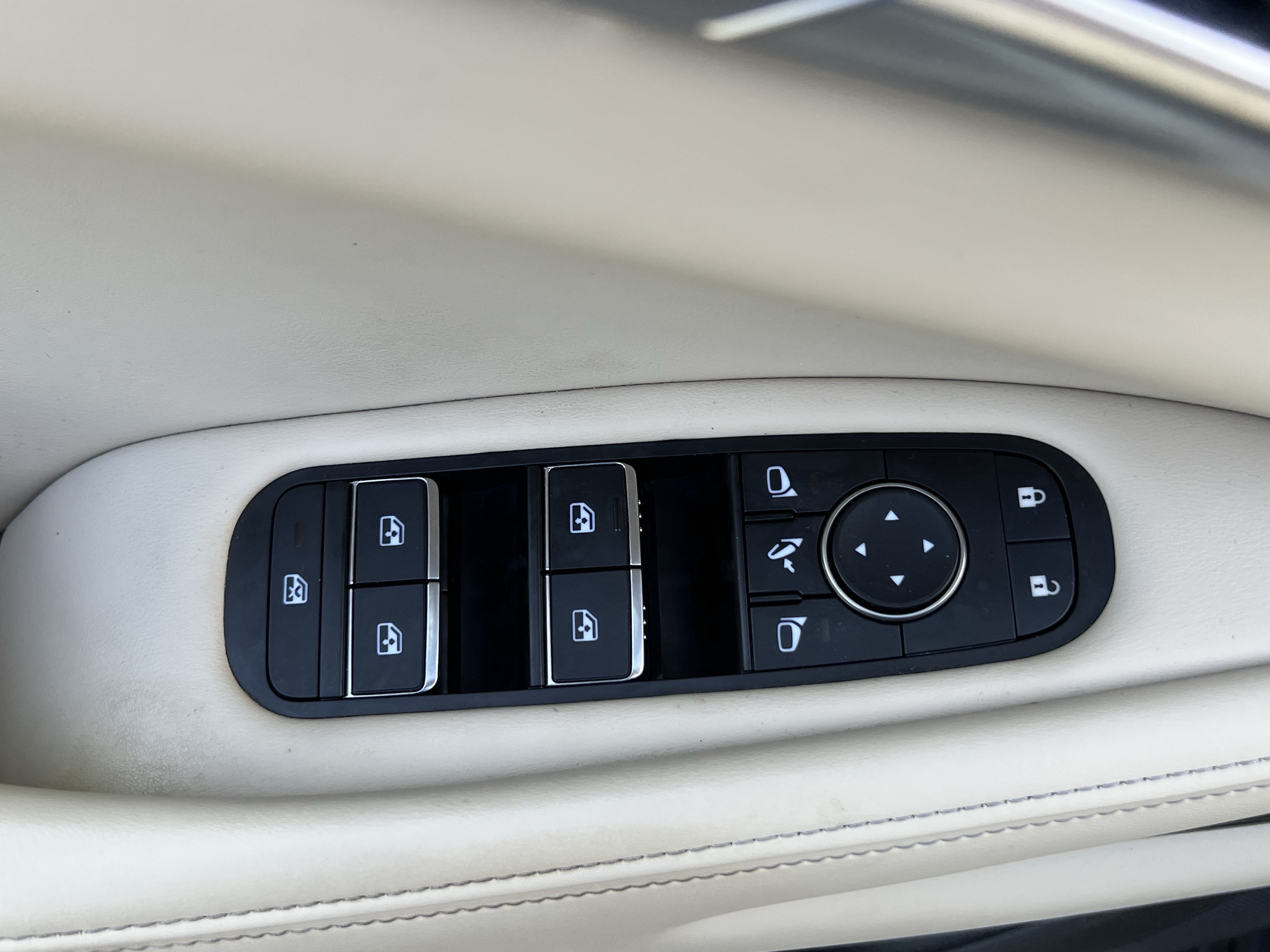 Used 2024 INFINITI QX60 Luxe FWD image 15