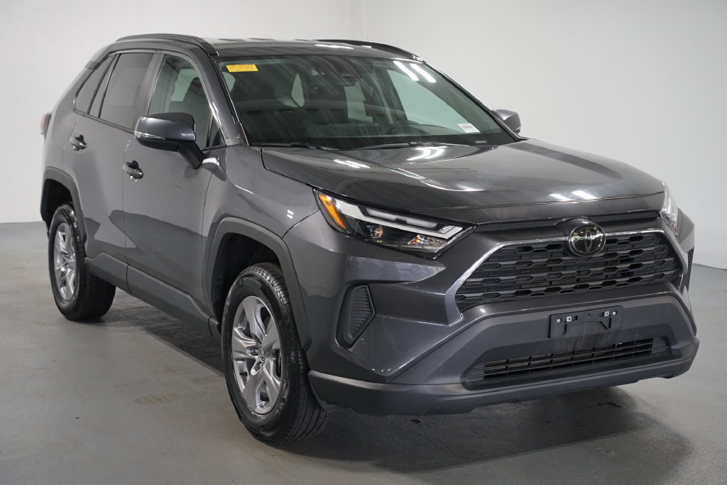 Certified 2025 Toyota RAV4 XLE FWD image 3