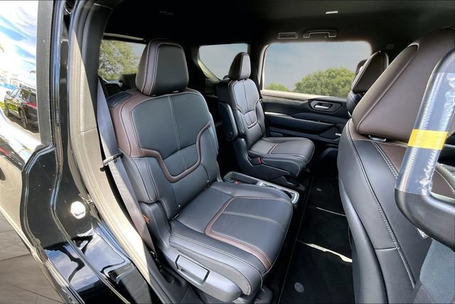 New 2026 Nissan Armada SL w/ Captain's Chari Seat Package AWD/4WD image 10