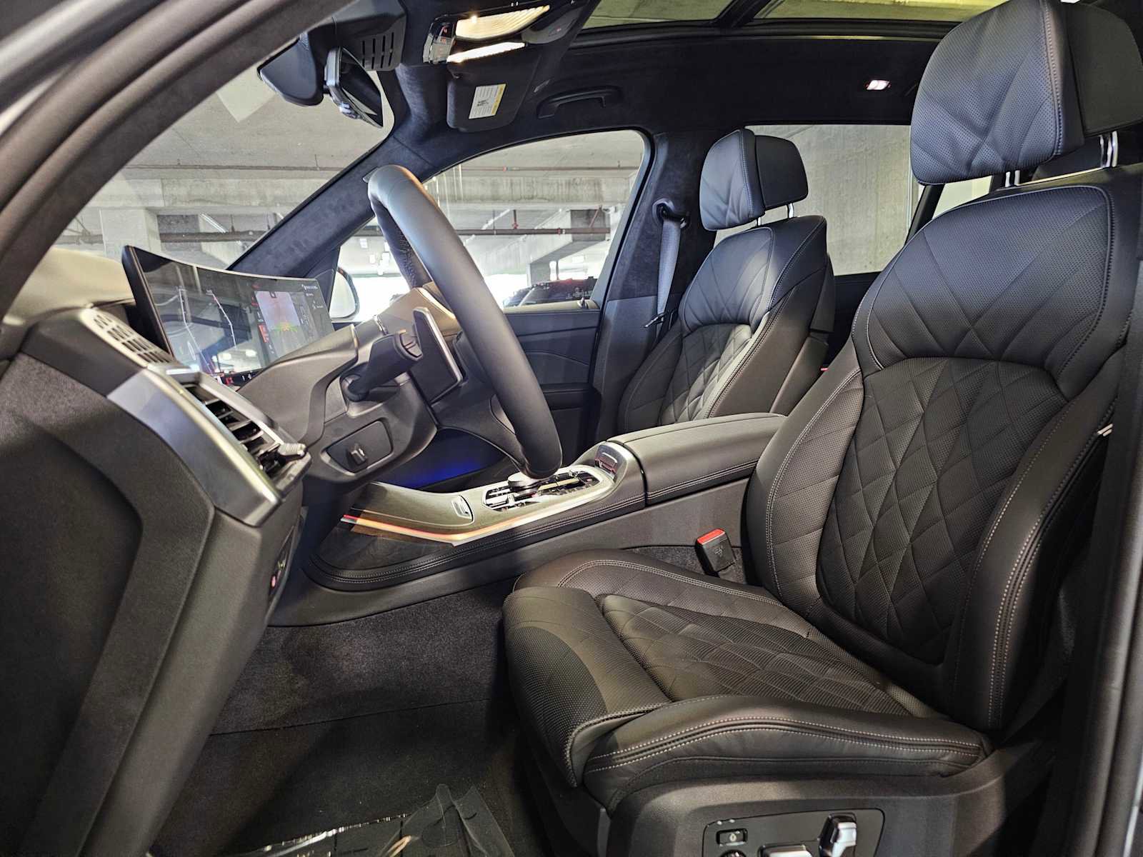 Used 2026 BMW X7 xDrive40i w/ M Sport Package AWD/4WD image 33