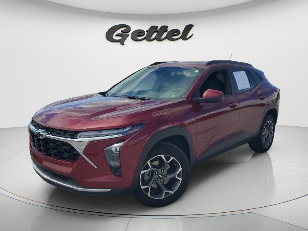 Used 2025 Chevrolet Trax LT w/ Driver Confidence Package