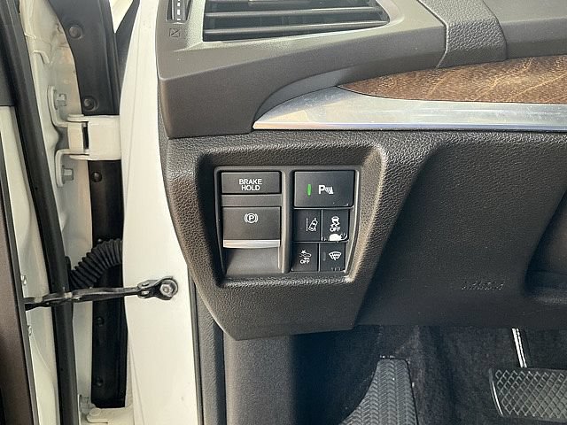 Used 2017 Acura MDX w/ Advance & Entertainment Pac FWD image 21