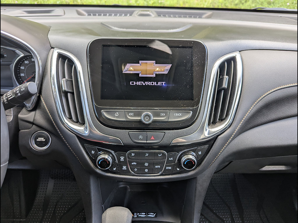 Used 2022 Chevrolet Equinox Premier AWD/4WD image 32