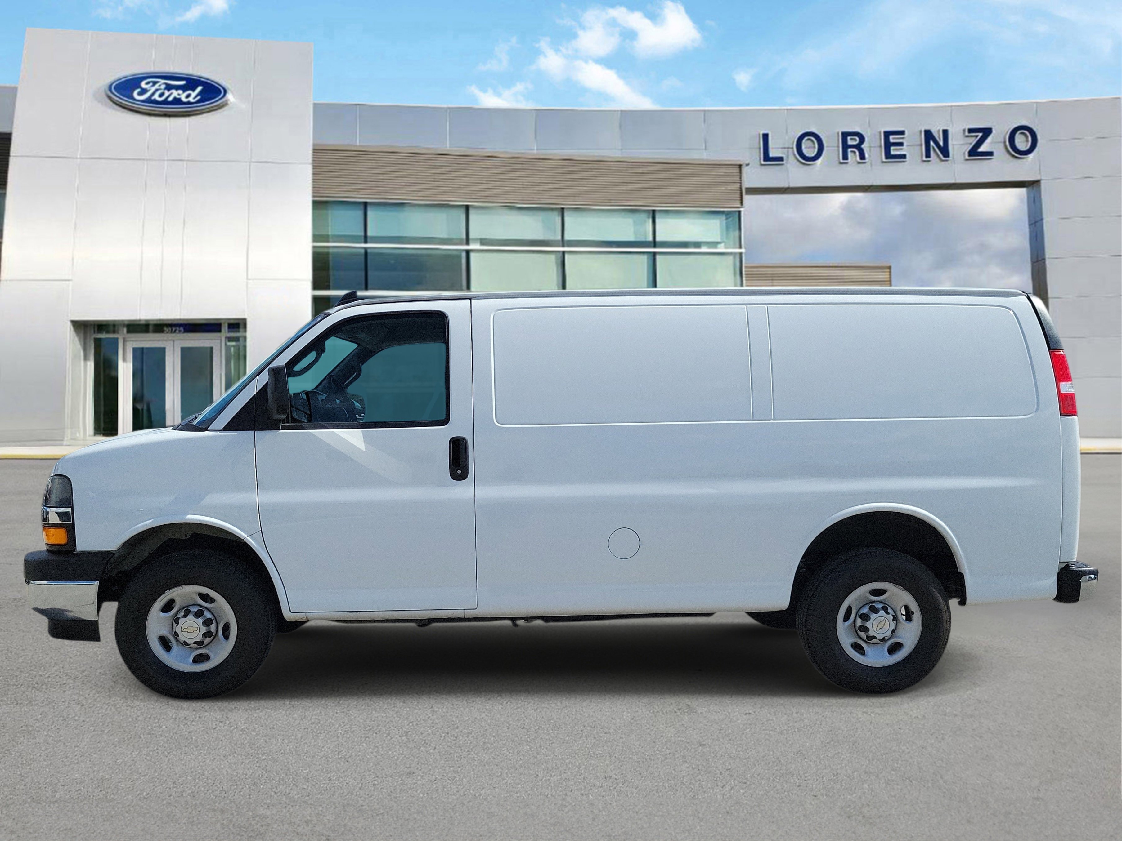 Used 2024 Chevrolet Express 2500 w/ Driver Convenience Package RWD image 8