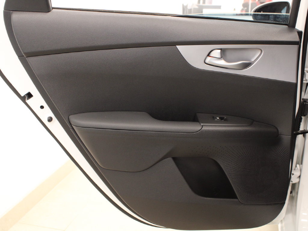 Used 2023 Kia Forte LXS w/ LXS Technology Package FWD image 28