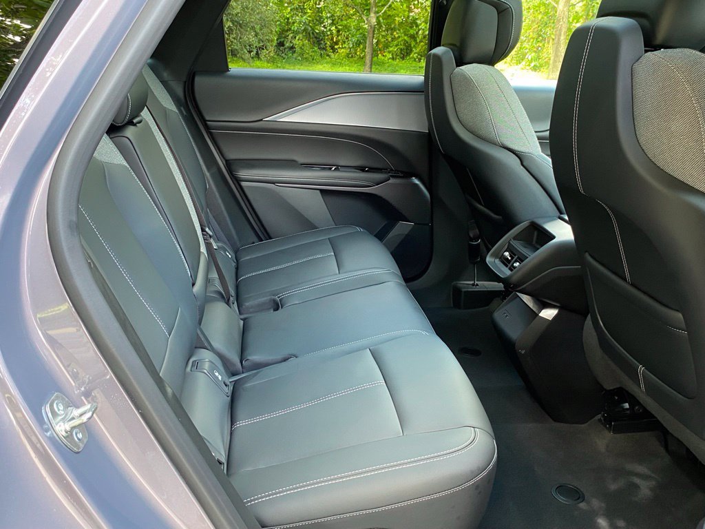Used 2024 Cadillac Lyriq Tech RWD image 18