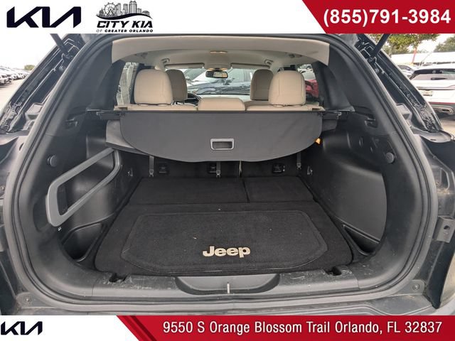 Used 2018 Jeep Cherokee Latitude FWD image 13