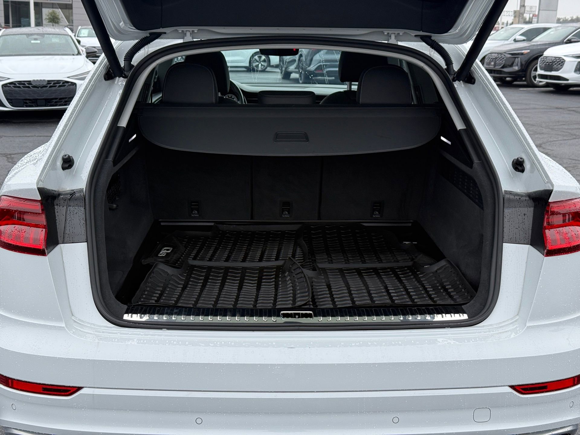 Used 2023 Audi Q8 Premium w/ Convenience Package image 30